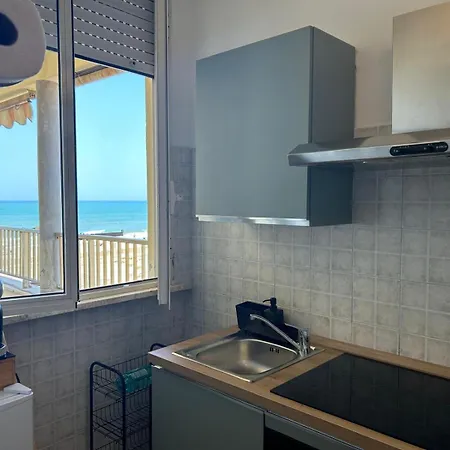 Appartement Le Terrazze Beachfront, Balcony, Parking, Private Access *