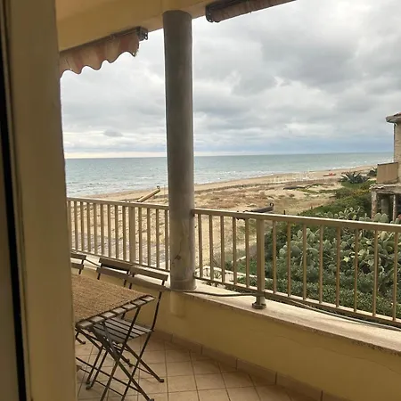 Le Terrazze Beachfront, Balcony, Parking, Private Access *