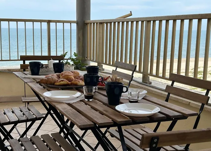 Apartmán Le Terrazze Beachfront, Balcony, Parking, Private Access Torvaianica