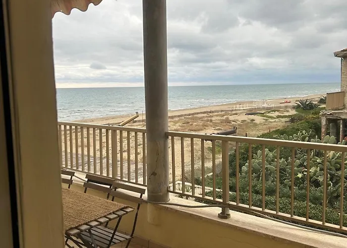 Le Terrazze Beachfront, Balcony, Parking, Private Access *